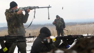 Ukrainian troops fighting in the Luhansk region, Jan 2015