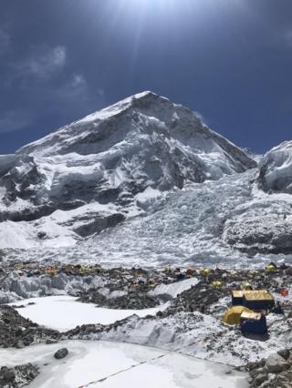 _106853560_ebc-khumbuicefall-kentoncool _106853560_ebc-khumbuicefall-kentoncool نیپال ایورسٹ پر بسا ’خیموں کا شہر‘ 106853560 ebc khumbuicefall kentoncool