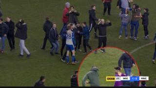 Magoya bayan Wigan a cikin fili