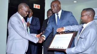Emile Nsengiyumva yakira agashimwe gatangwa na EAC nad FAO