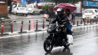 ঈদে মোটরসাইকেলে যাতায়াতের প্রবণতা বাড়ছে।