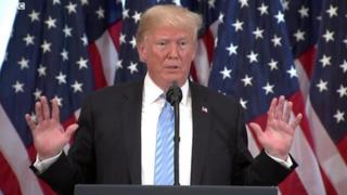 ABD Başkanı Donald Trump elleri havada