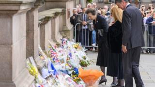 Princess Anne meets Queen well-wishers on Scotland visit - BBC News