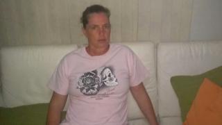 Jaqueline de Nicola, cuidadora em escola de SP