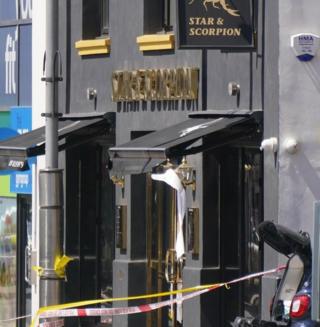 Man killed in Ealing Star & Scorpion pub stabbing - BBC News