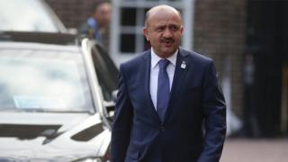 Savunma Bakanı Fikri Işık