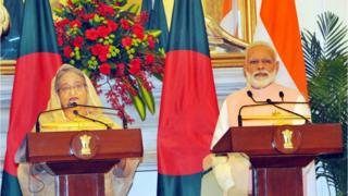 অনুষ্ঠান মঞ্চে শেখ হাসিনা এবং নরেন্দ্র মোদি