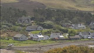 Dh'fhaodadh gum bi barrachd thaighean anns an eilean anns na bliadhnaichean a tha romhainn.