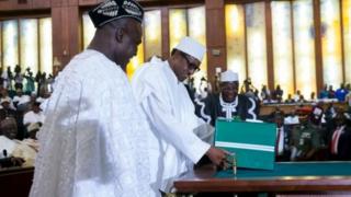 Buhari a majalisa