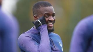 Tanguy Ndombele, milieu international français, jouant à Tottenham (Angleterre)