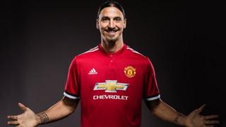Zlatan Ibrahimovic ya buga wa United wasa 46 ya kuma ci kwallo 28 a kakar bara.