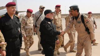 Waziri mkuu wa Iraq Haider al-Abad akiwasili mji uliokombolewa wa Mosul