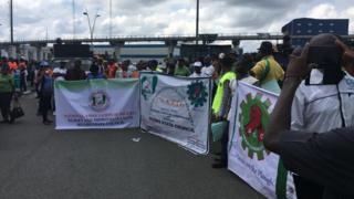 Union pipo dey protest for Port Harcourt