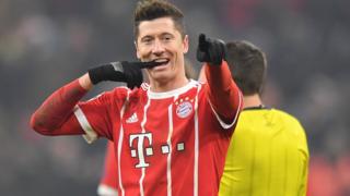 Gbajugbaja agbabọọlu orilẹede Poland ni, Robert Lewandosky