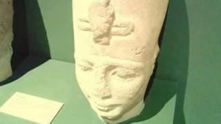 التمثال