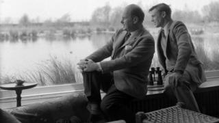 Peter Scott and David Attenborough in Scott house studio 1962