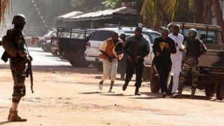 Six soldats tués dans des explosions au Mali