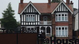 Brothel fears over Sutton Coldfield 'tearoom' bid  BBC News