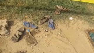 सफ़ाई कर्मचारियों के चप्पल