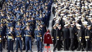 Türk deniz ve hava subayları