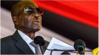 "Rétablissons la peine de mort", a déclaré Robert Mugabe.