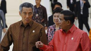 Thủ tướng Hun Sen và Thủ tướng Lý Hiển Long dự hội nghị Asean ở Phnom Penh năm 2012