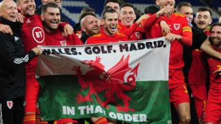 Gareth-Bale-Wales-golf-Madrid-in-that-order-flag.