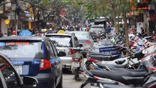 Một lượng lớn nhân viên các hãng taxi truyền thống phải nghỉ việc.