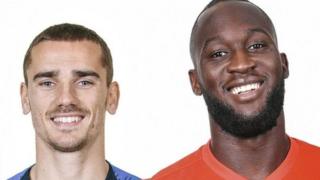 Antoine Griezmann (i bubamfu) na Romelu Lukaku nibo imigwi igenderako mu busatirizi