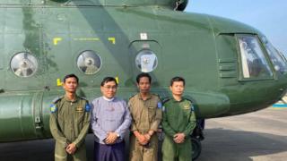 ရဟတ်ယာဉ်မှူးတွေနဲ့ လူကယ်ပြန်ဝန်ကြီး ဒေါက်တာဝင်းမြတ်အေး