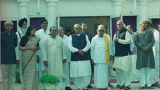 தேசிய ஜனநாயகக் கூட்டணித் தலைவர்களுடன் கருணாநிதி