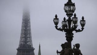 Chất lượng không khí ở Paris buộc các chính trị gia phải có chính sách nghiêm khắc về việc sử dụng diesel