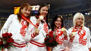 Российская четверка после победы в эстафете 4х100 в Пекине
