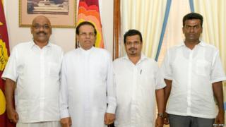 වීරකුමාර දිසානායක මන්ත්රීවරයා ඇතුළු පිරිස