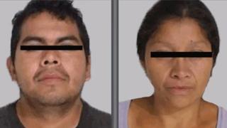 Aviso de la policía sobre la búsqueda de los acusados de feminicidios.