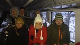пассажиры в вагоне