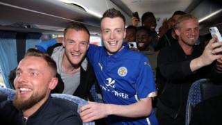 Jamie Vardy lookalike Lee Chapman with Jamie Vardy