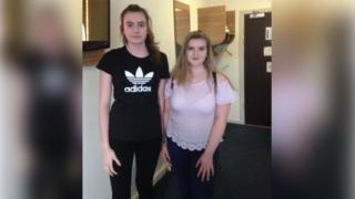 Eilidh NicLeòid agus Laura Nic an t-Saoir