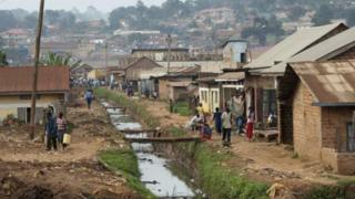 Abahinga barafise ubwoba ko ayo mazi abandanya akoreshwa mu guteka, kumesa no mu kwoga ashobora kubangamira ababa muri ivyo bice.