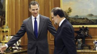 Spain's King Felipe (left) with acting Prime Minister Mariano Rajoy before their meeting at Zarzuela Palace in Madrid, Spain, 22 January 2016