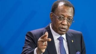Idriss Déby Itno a fait sortir du gouvernement 18 ministres et a nommé huit nouvelles personnalités.