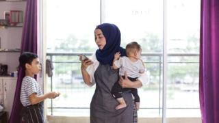 Ibu, telepon pintar dan anak