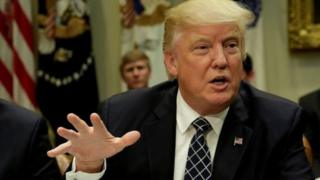 Donald Trump ametakiwa kusalimisha kanda za mazungumzo yaliorekodiwa kati yake na aliyekuwa mkuu wa FBI James Comey