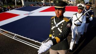 Soldados celebran la independencia de R.Dominicana en 2016
