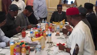 Shugaba Buhari yana ganawa da gwamnoni