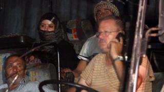Convoy of IS militants and their family members leaves Lebanon (28 August 2017)