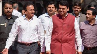 देवेंद्र फडणवीस आणि गिरीश महाजन