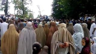 ښځې، دیر