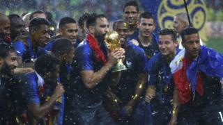 Les Bleus célèbrent leur sacre au mondial 2018 de football