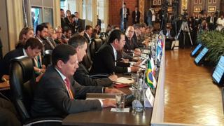 Vice-presidente Hamilton Mourão durante o encontro do Grupo de Lima em Bogotá, em 25 de fevereiro de 2019